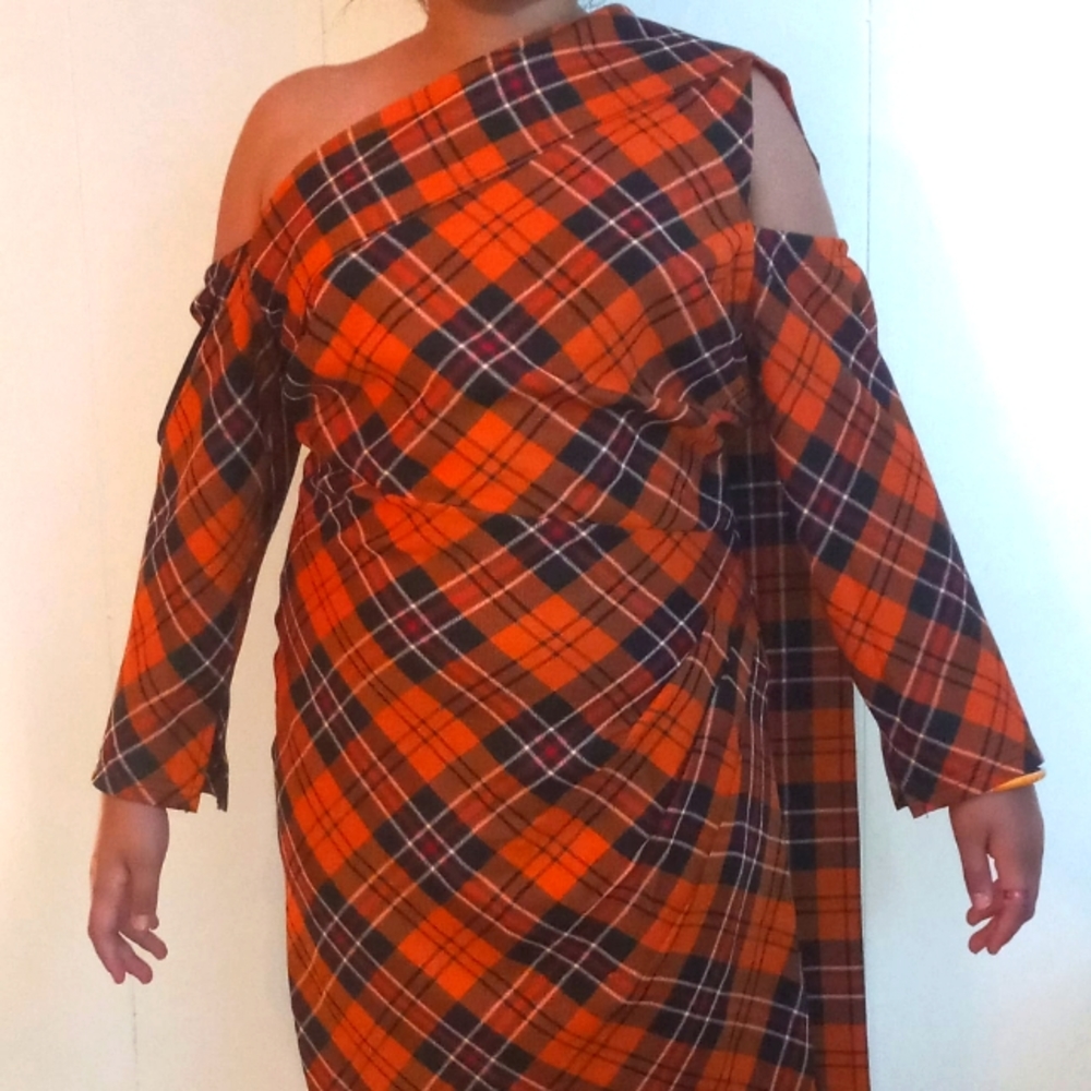 A Orange/Black dress